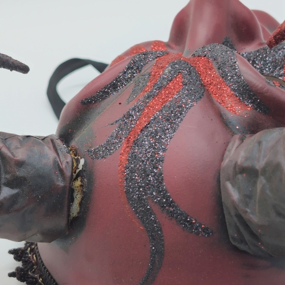 Venezia Italian Hand Painted Red and Black Devil Mask - Picture 4 of 6